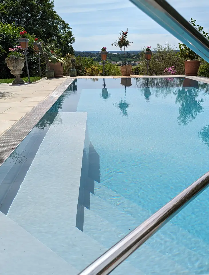 Exklusiver Designer Pool individuell geplant und umgesetzt